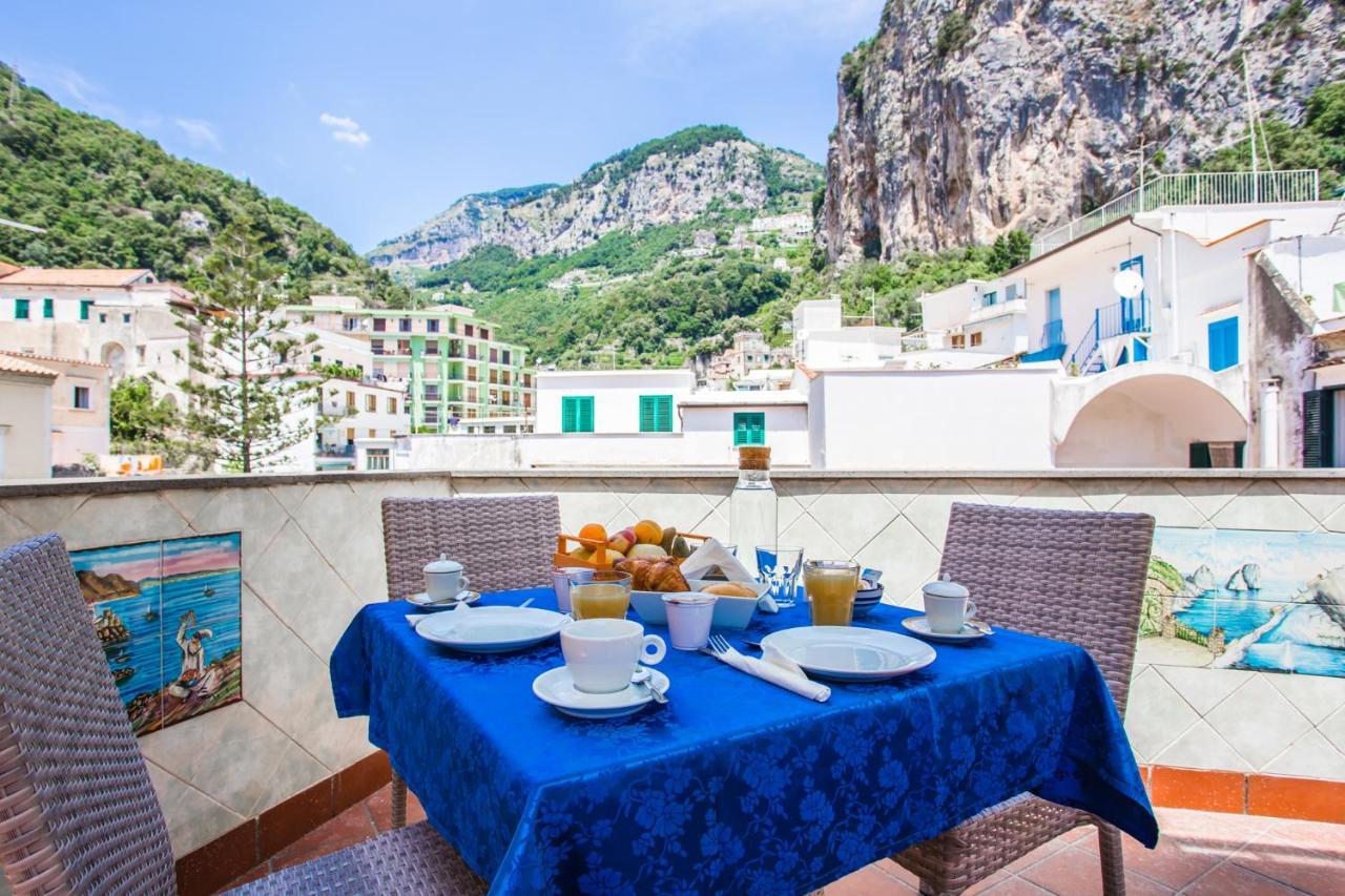 La Piazzetta Hotel Amalfi Exterior photo