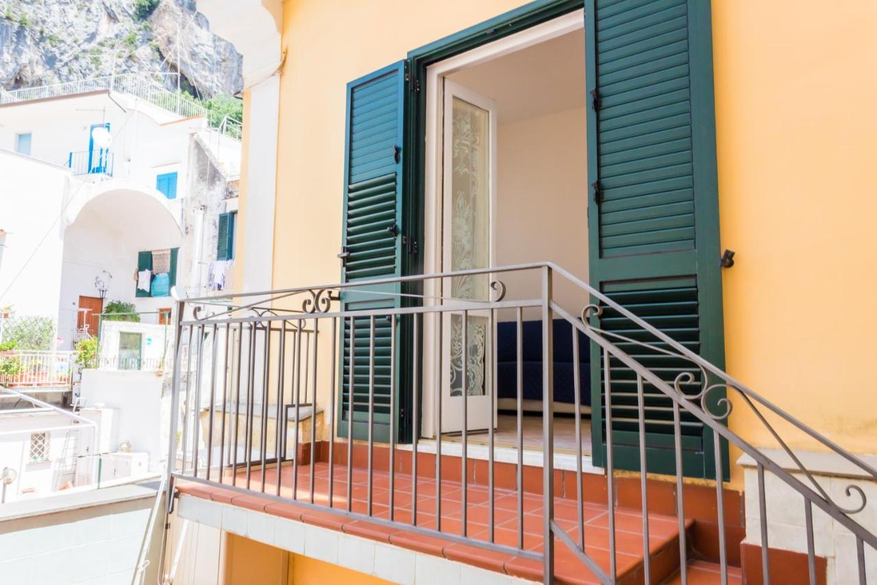 La Piazzetta Hotel Amalfi Exterior photo