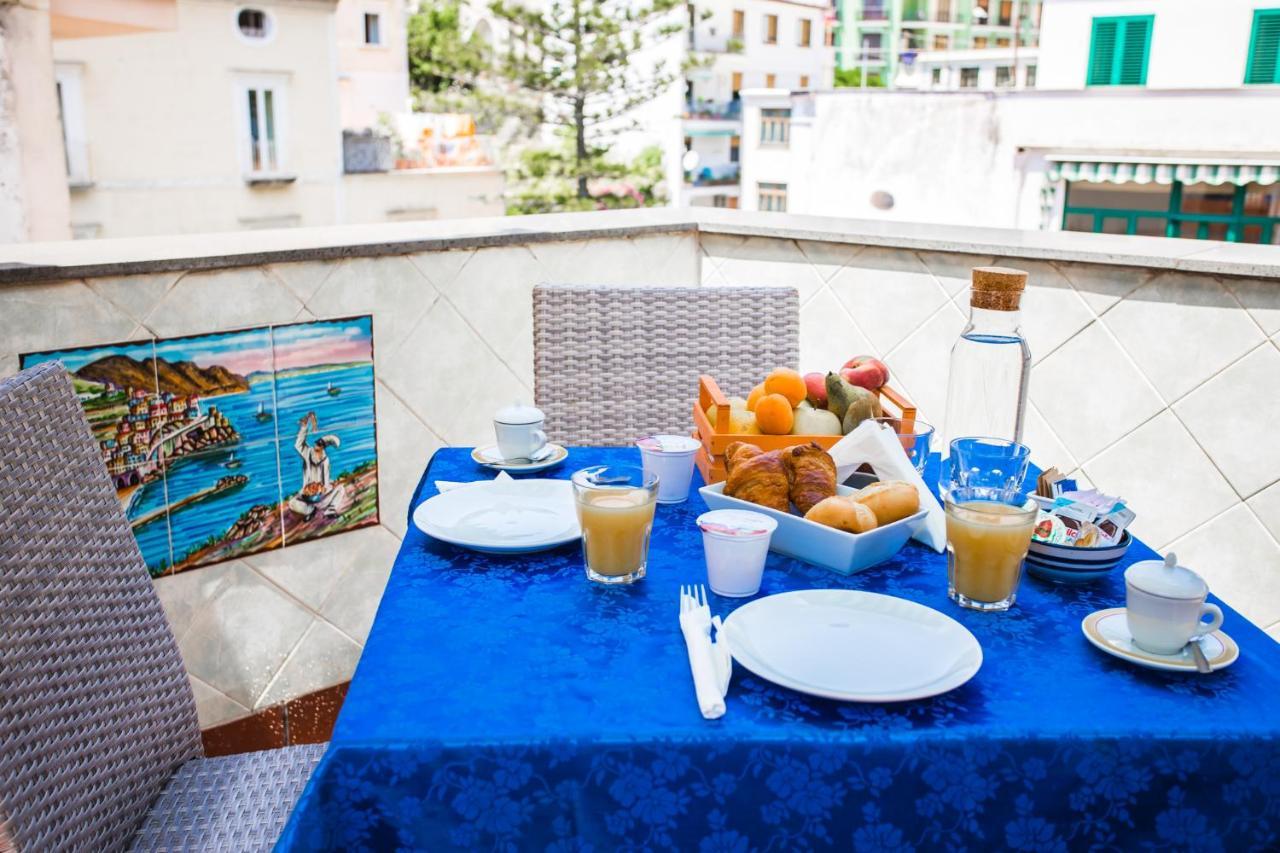 La Piazzetta Hotel Amalfi Exterior photo