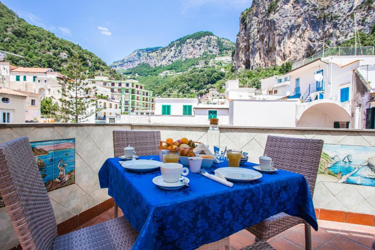 La Piazzetta Hotel Amalfi Exterior photo