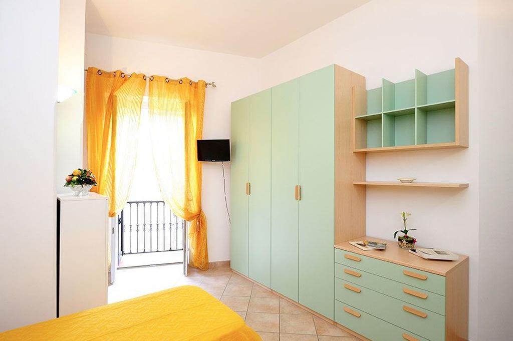 La Piazzetta Hotel Amalfi Room photo