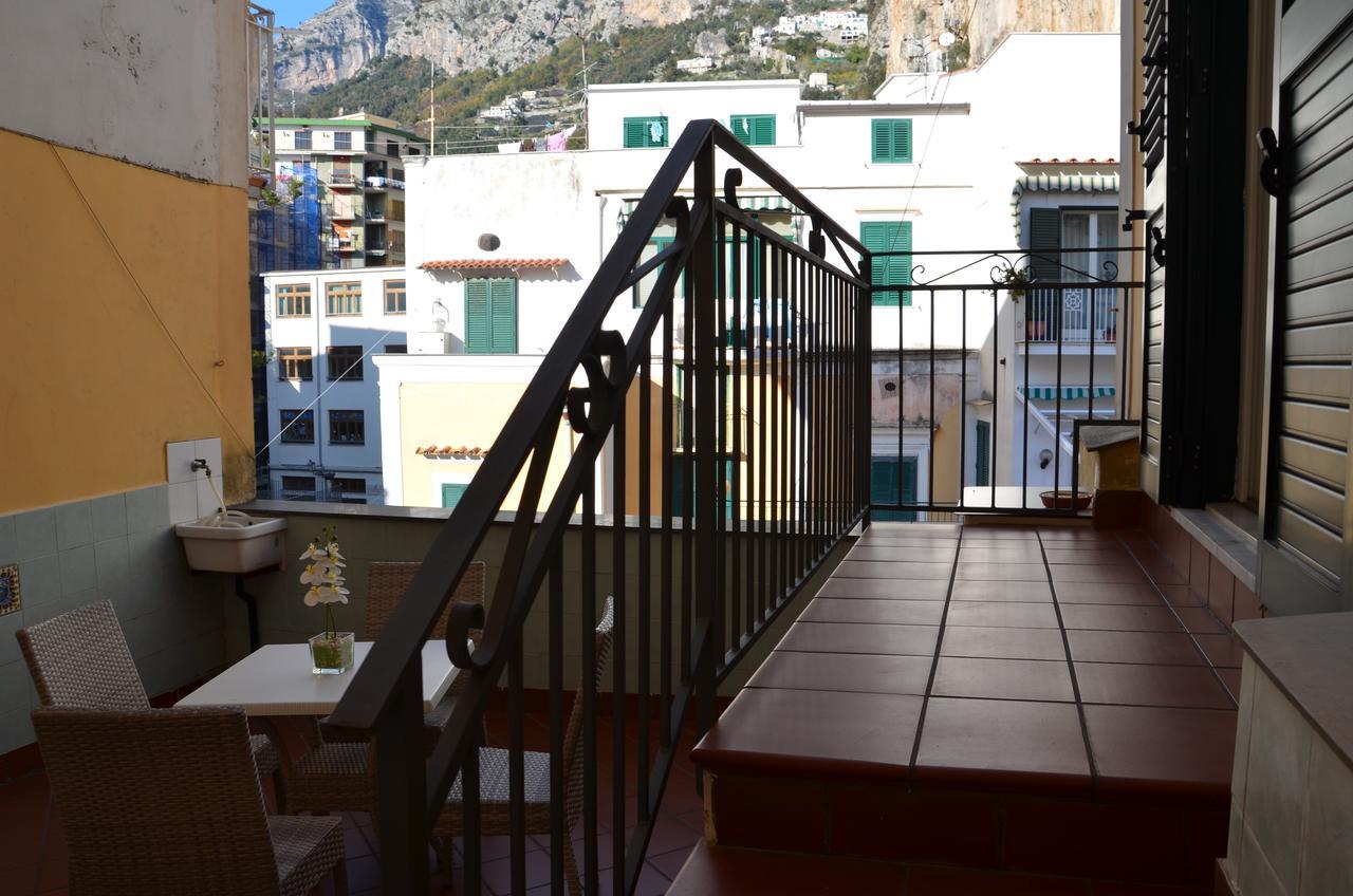 La Piazzetta Hotel Amalfi Exterior photo
