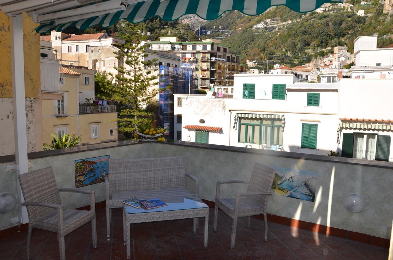 La Piazzetta Hotel Amalfi Exterior photo