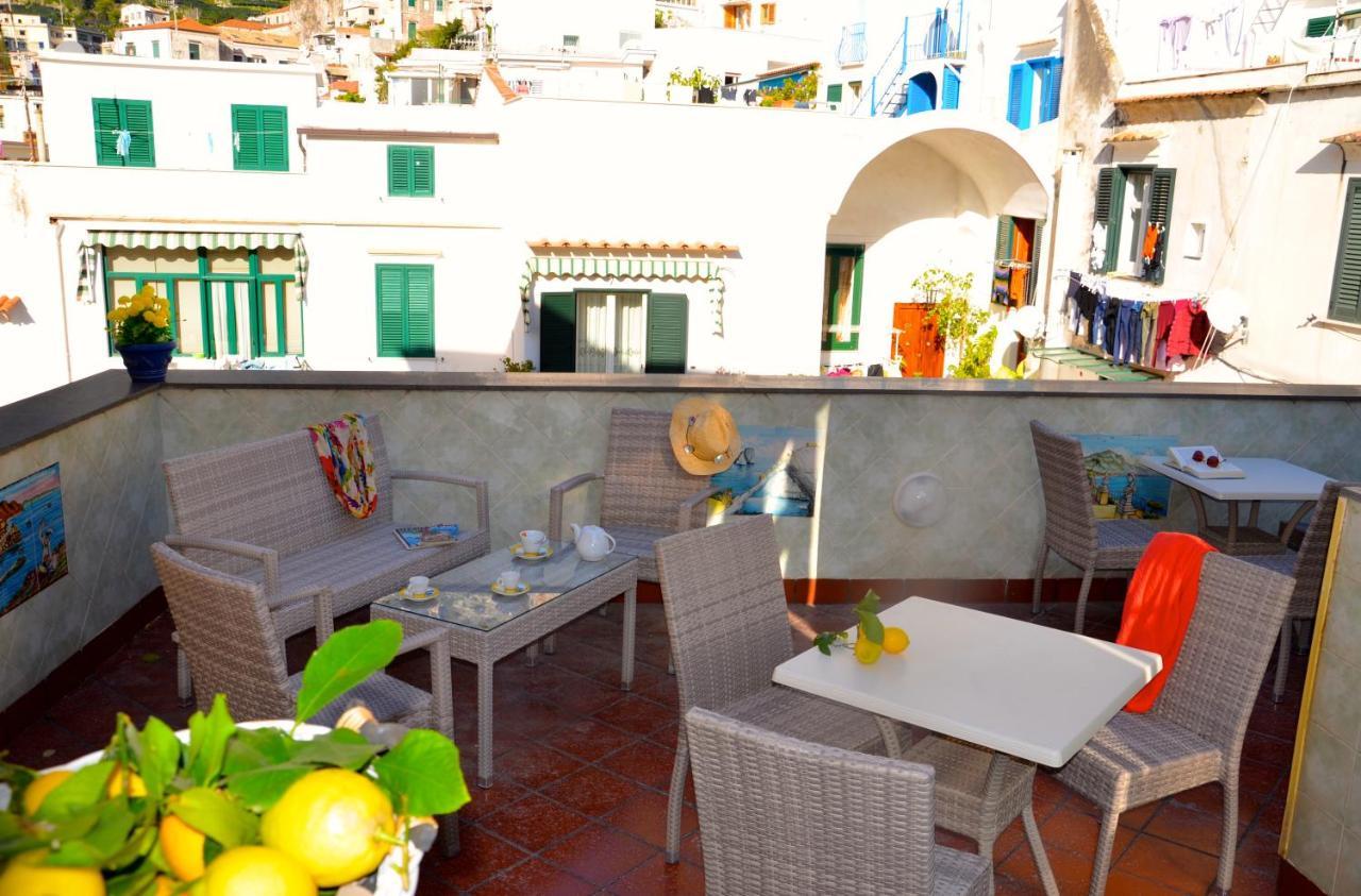 La Piazzetta Hotel Amalfi Exterior photo