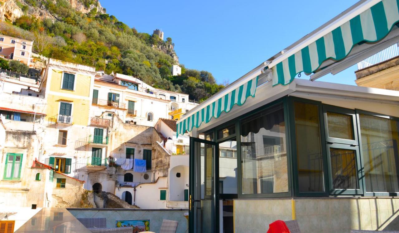 La Piazzetta Hotel Amalfi Exterior photo