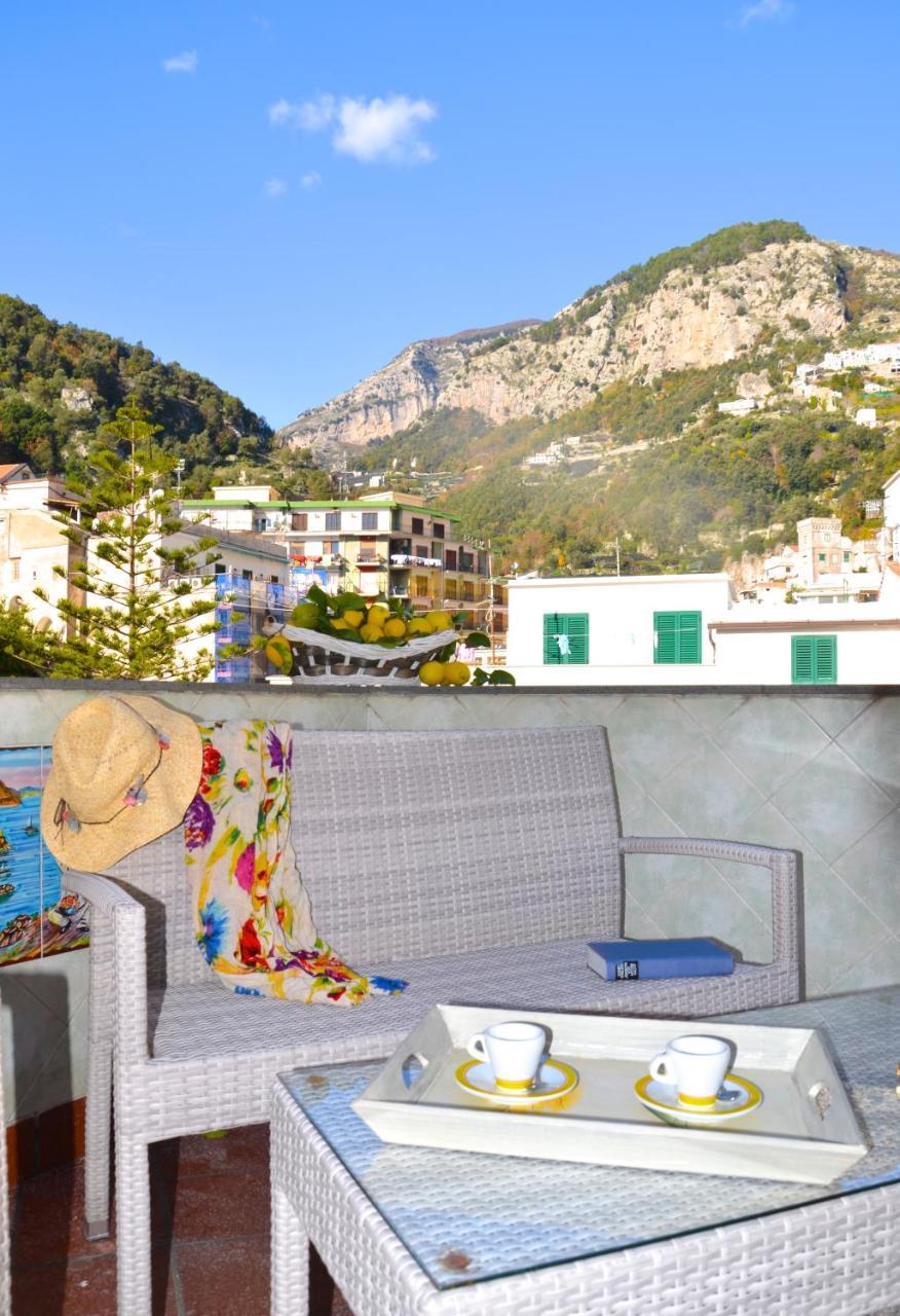 La Piazzetta Hotel Amalfi Exterior photo